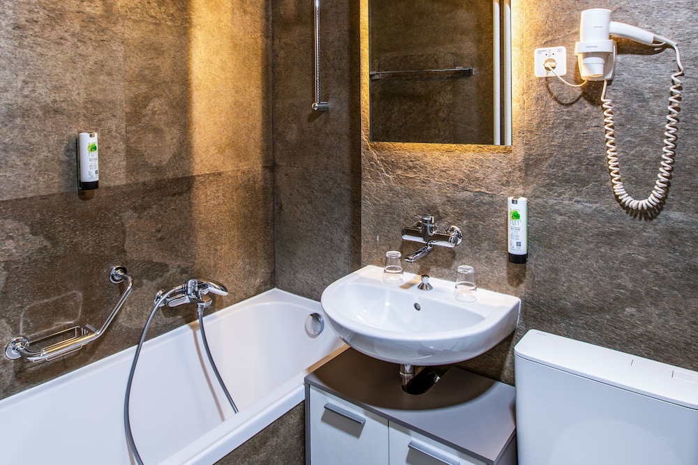 Premium Room - Photo 5