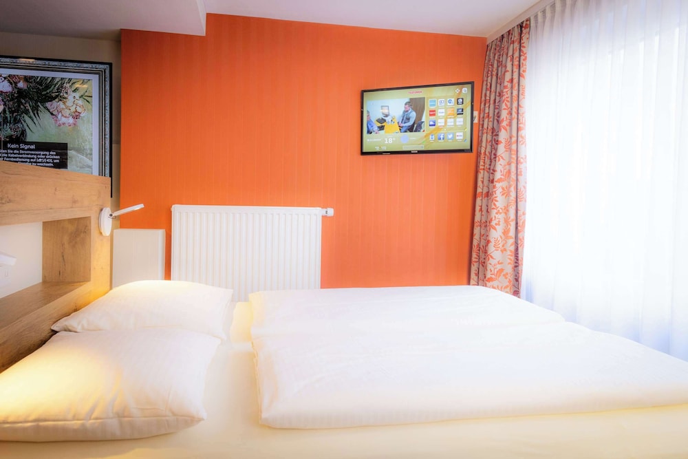 Comfort Room, 1 Double Bed (Cozy Sitting Corner) - Photo 2