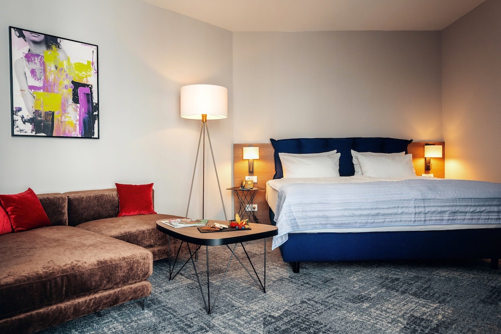 Suite, 1 Bedroom (Living Area Minibar) - Photo 7