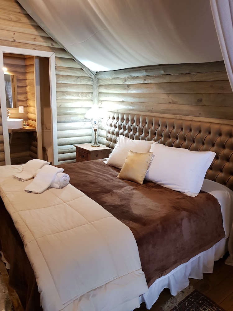 Deluxe Cabin, Partial Lake View - Photo 1
