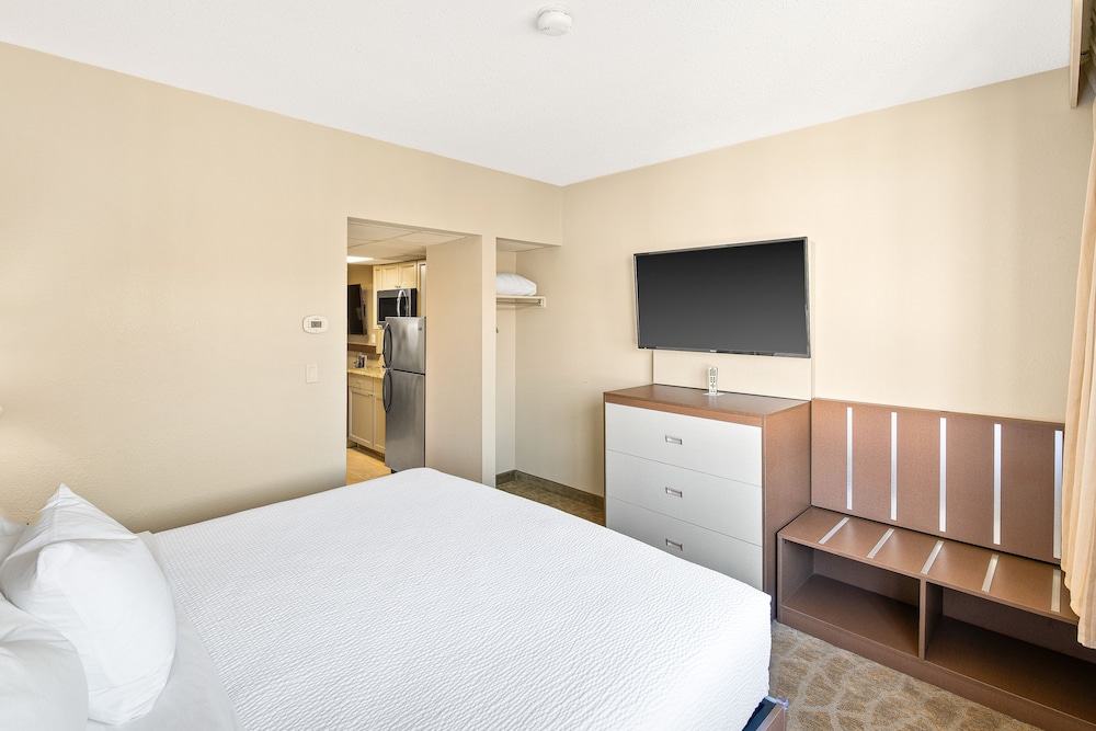 Superior Single Room, 1 King Bed with Sofa bed photo 2