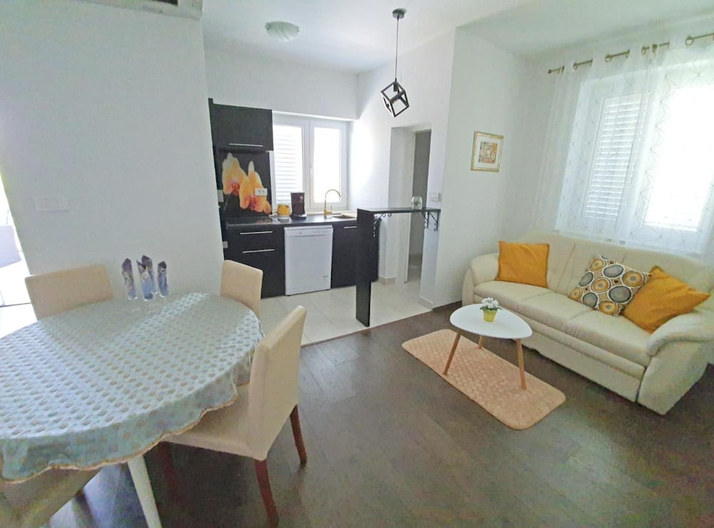 Apartment (Two Bedroom Apartment with Balcony)