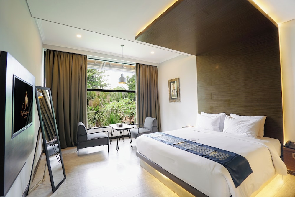 Grand Deluxe Garden View