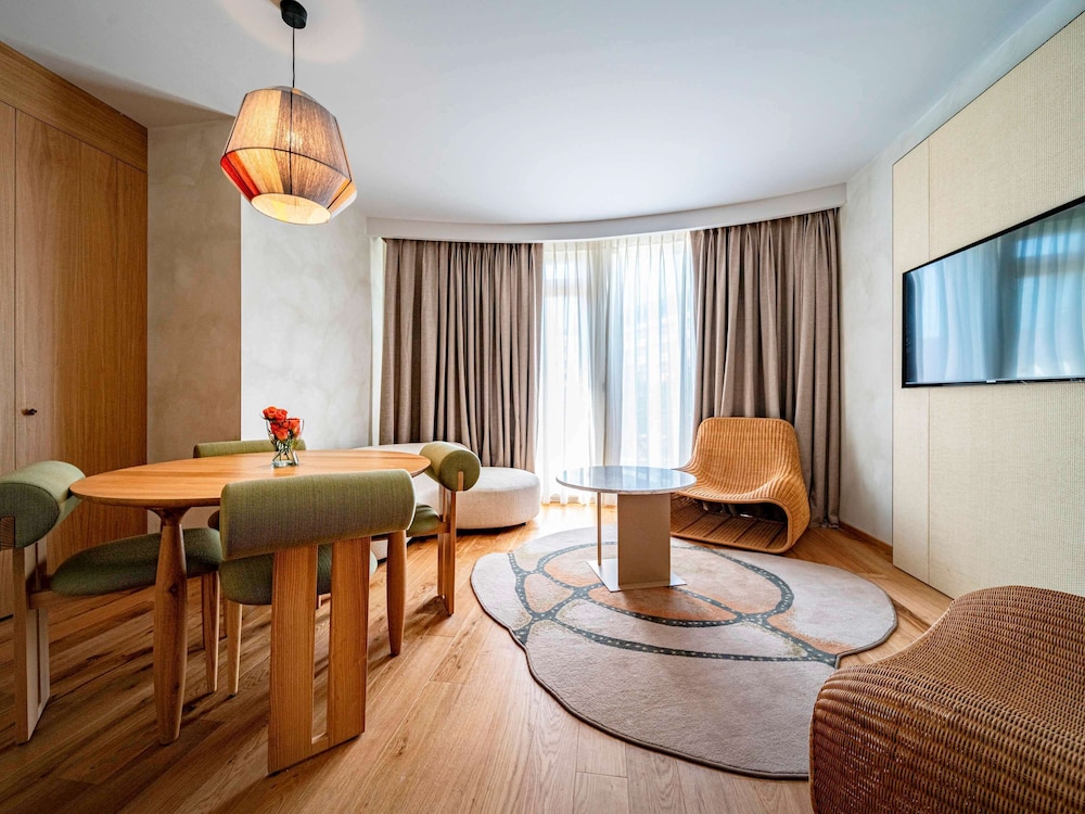 Deluxe Room, 2 Twin Beds - Photo 1