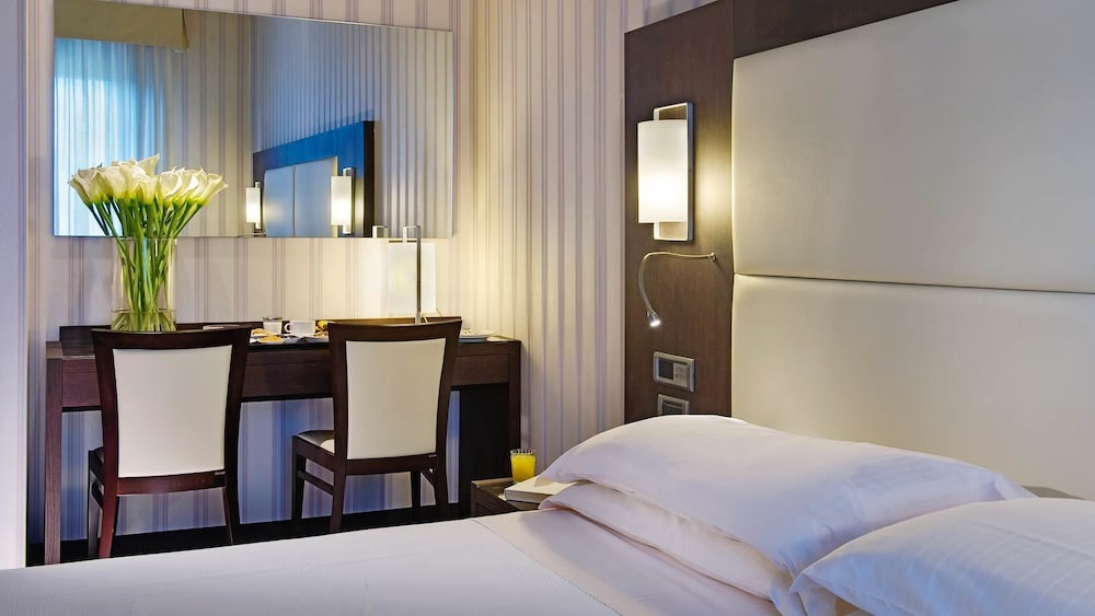 Superior Double or Twin Room photo 2