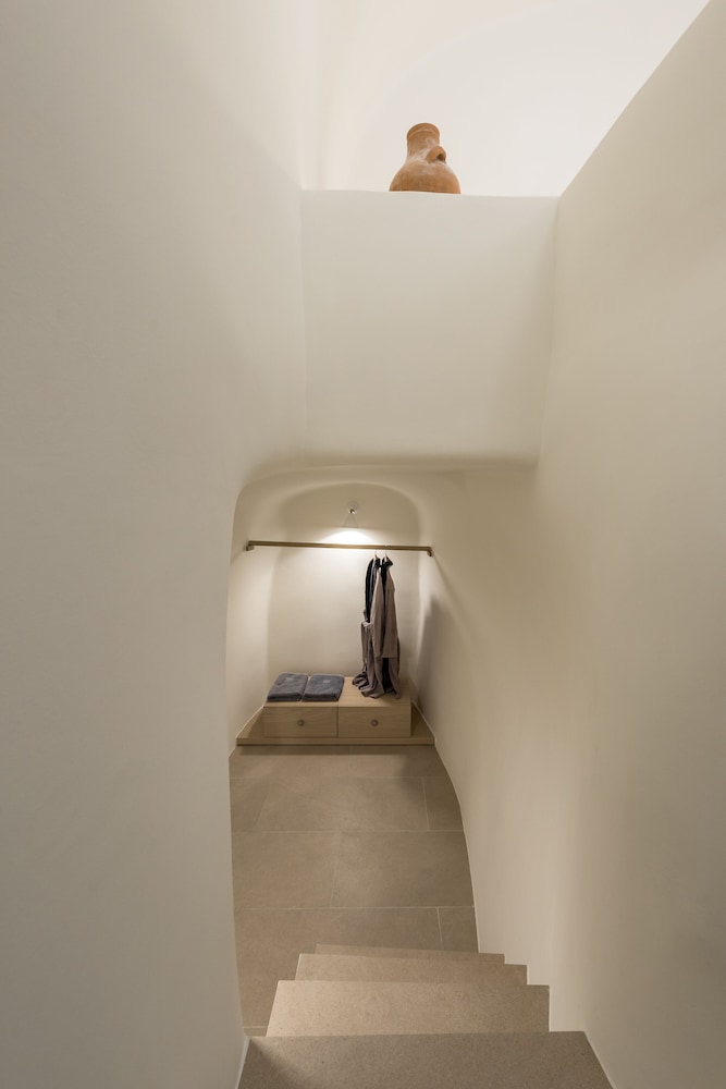 Exclusive Suite (with Plunge Pool & Sunset view) - Photo 4
