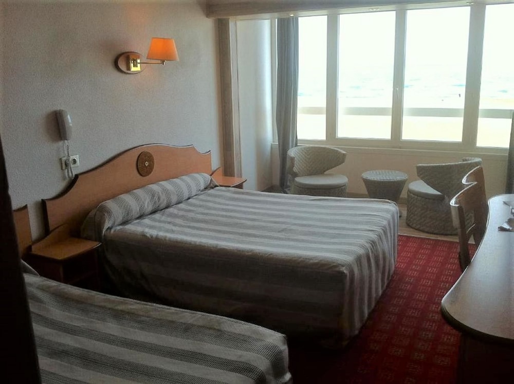 Superior Triple Room, Sea View - Photo 4
