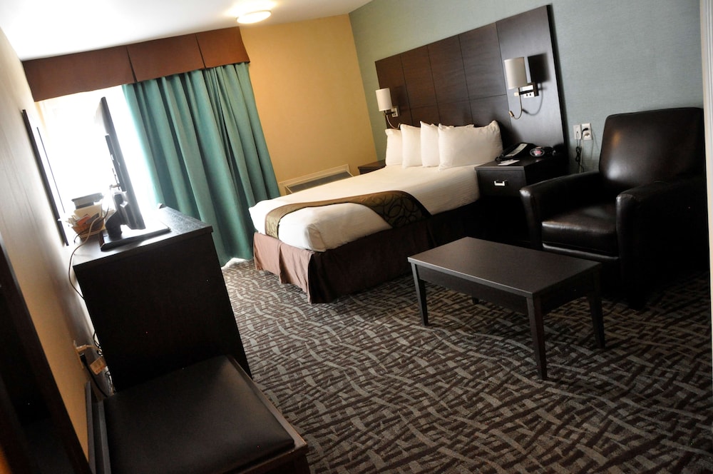 Standard Room, 1 Queen Bed, Accessible, Refrigerator & Microwave