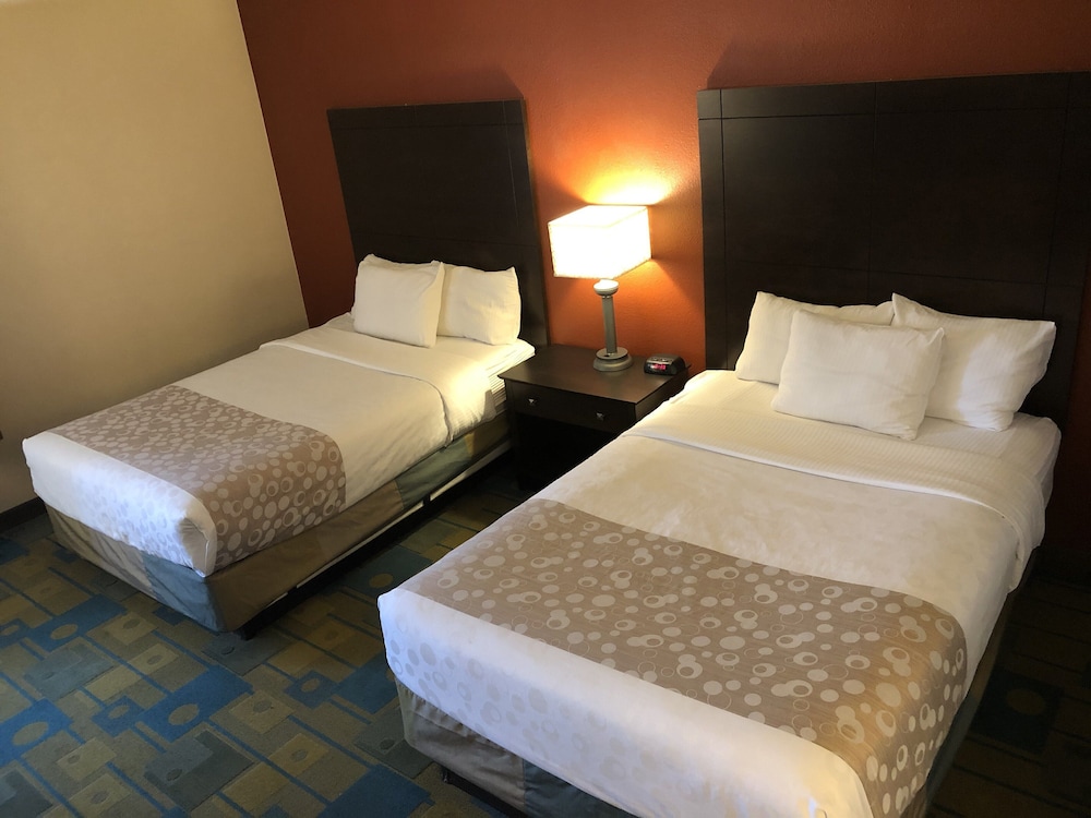 Room, 2 Double Beds, Non Smoking, City View - Photo 2