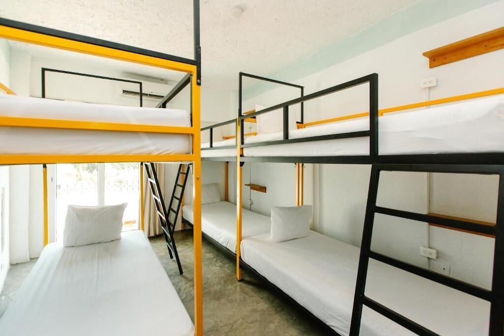Private Room, 4 Beds photo 2
