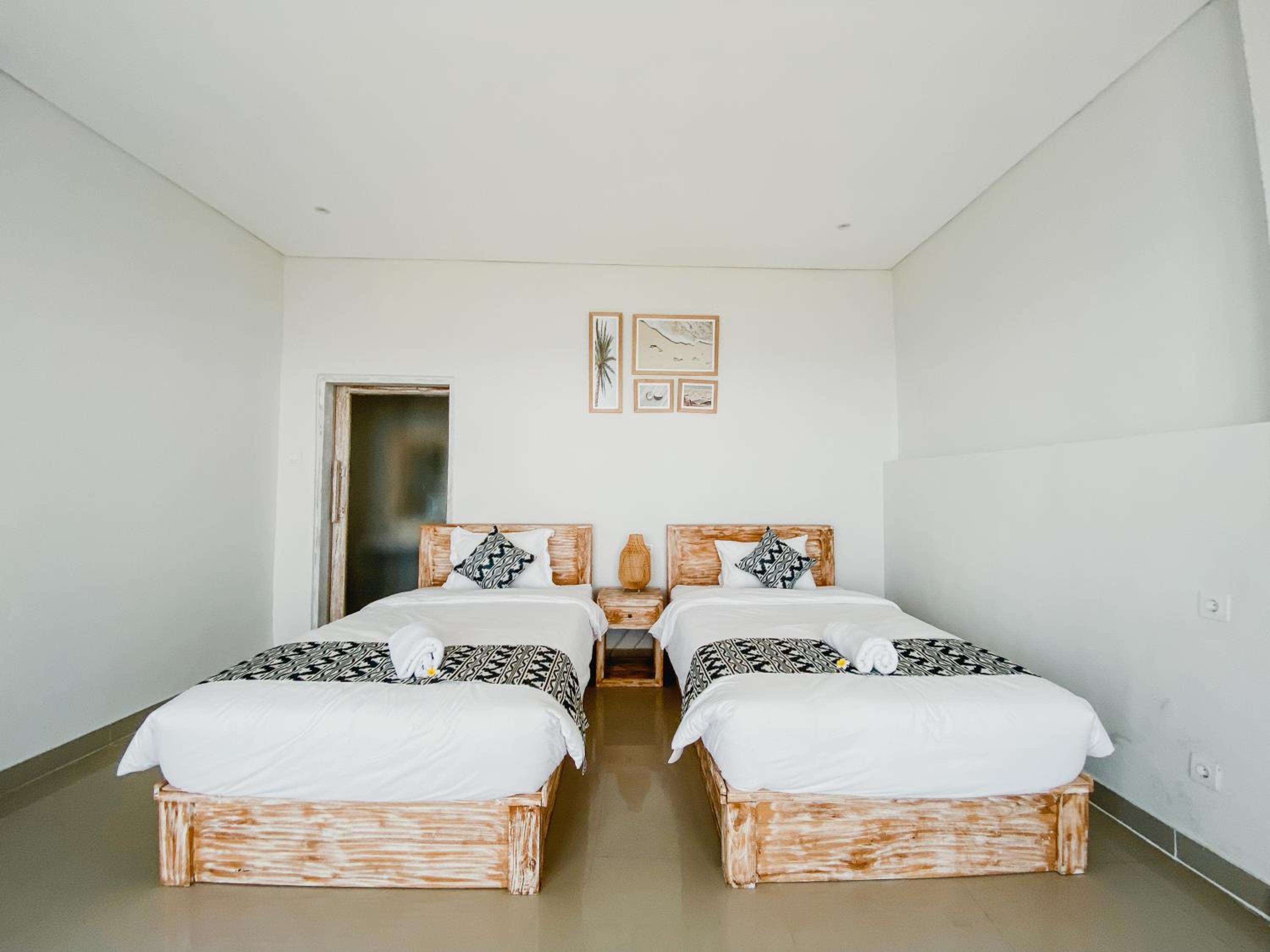 Deluxe Twin Room with Sea View - Photo 6