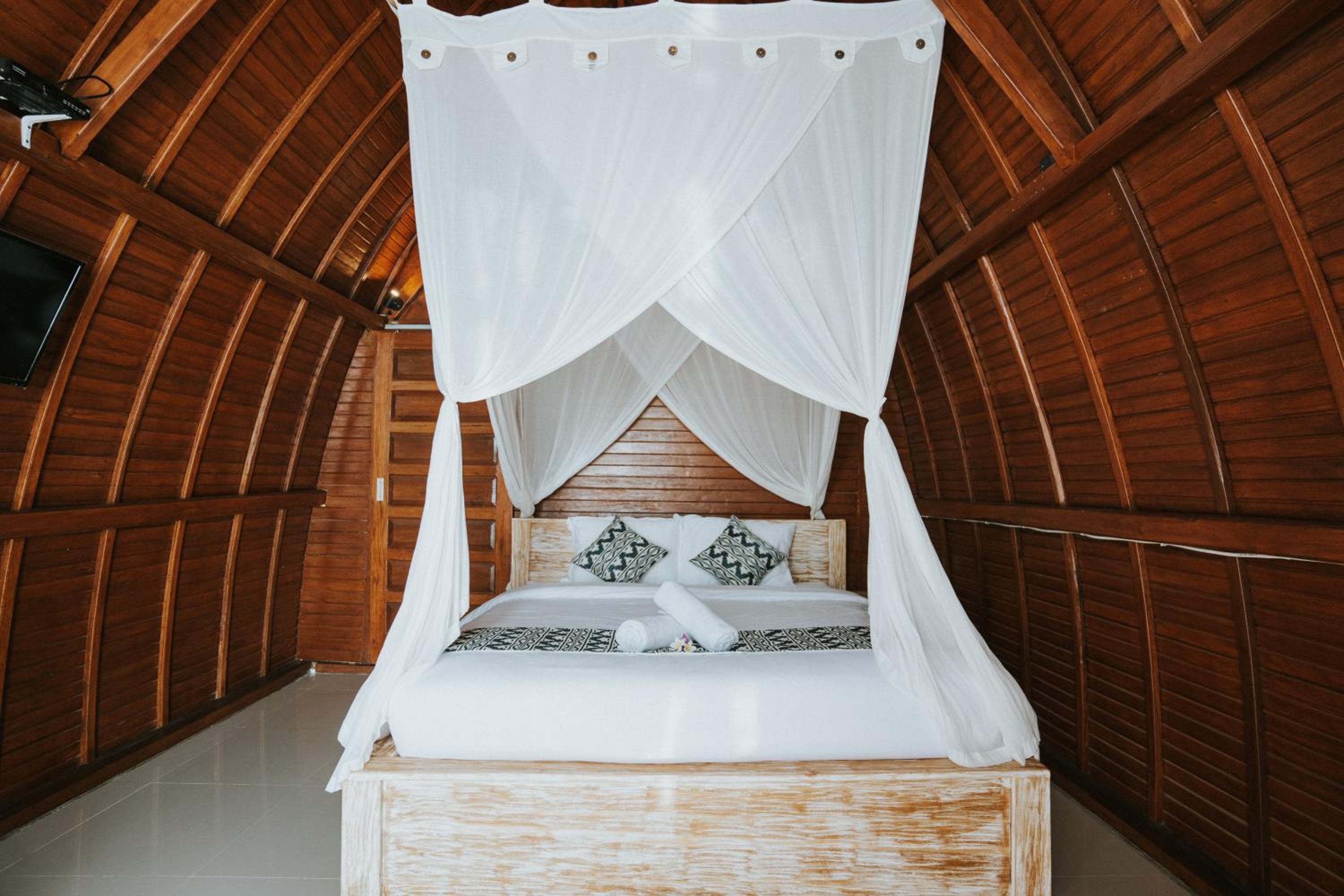 Deluxe Bungalow with Sea View - Photo 8