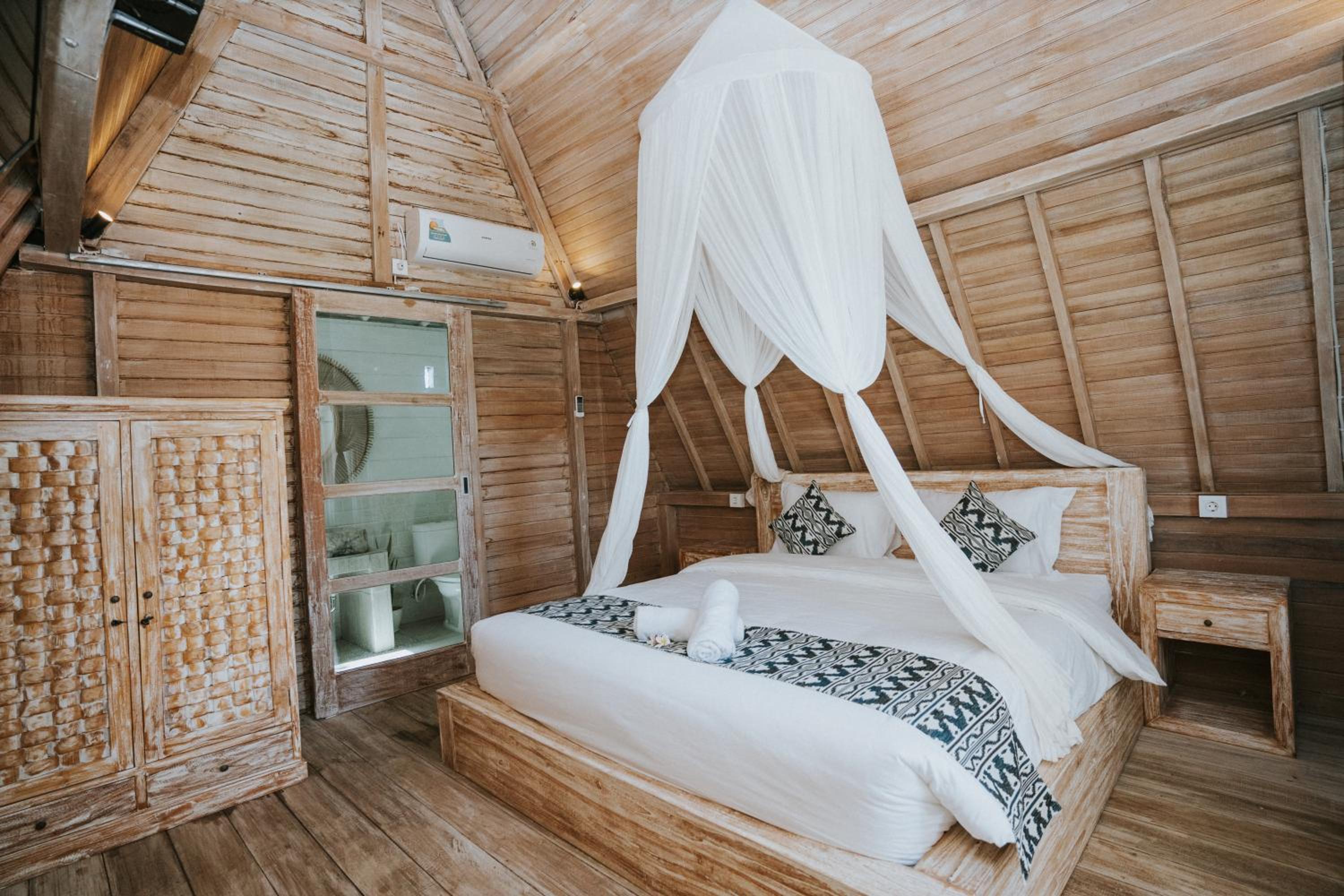 One-Bedroom Bungalow photo 1