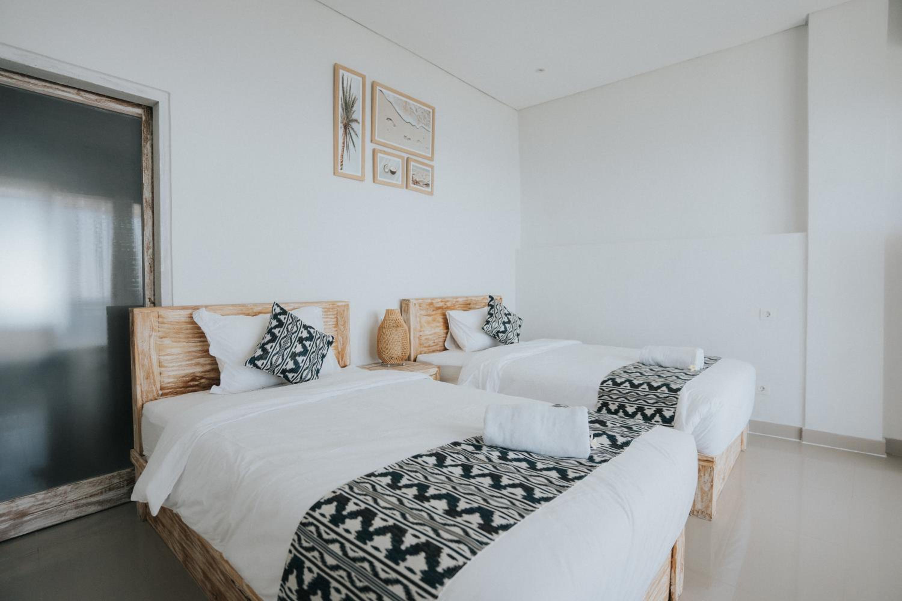 Deluxe Twin Room with Sea View - Photo 1