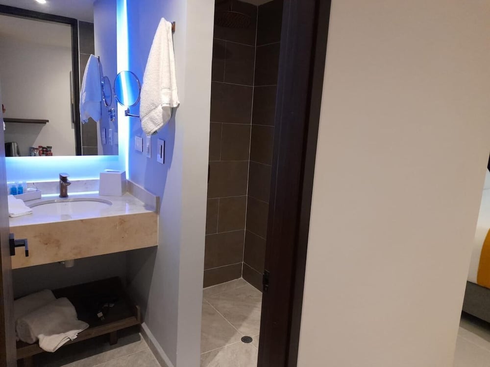 Standard Double Room - Photo 6
