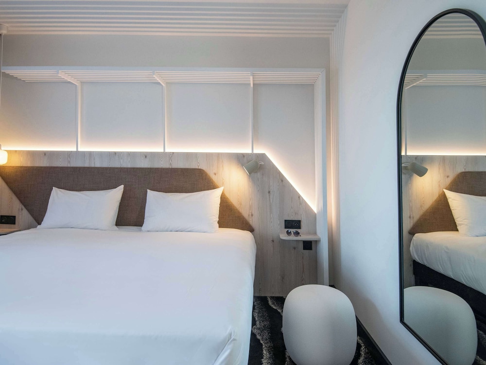 Standard Room, 1 Double Bed, Balcony - Photo 9