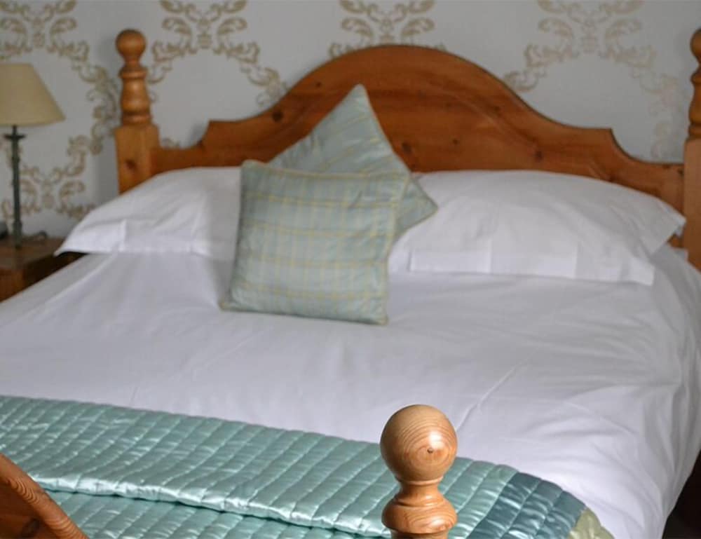 Superior Room, 1 King Bed (Shrewsbury) photo 2