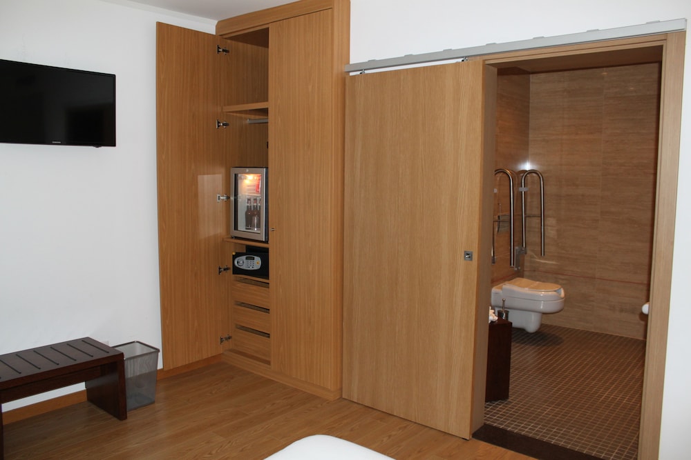 Superior Double or Twin Room, Accessible photo 3
