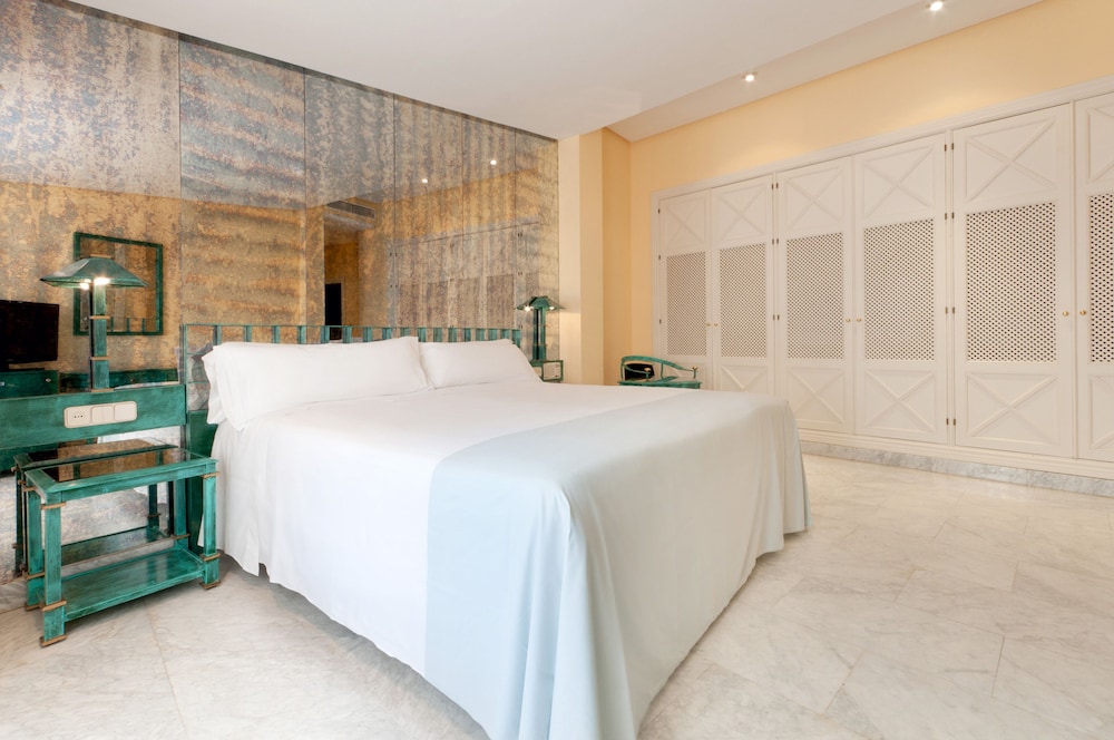 Superior Room, 1 King Bed, Terrace