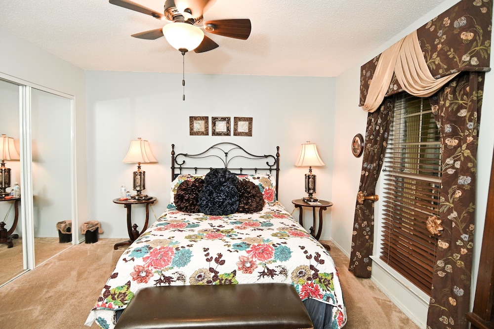 Shared Dormitory, 2 Bedrooms, Smoking, Patio photo 1