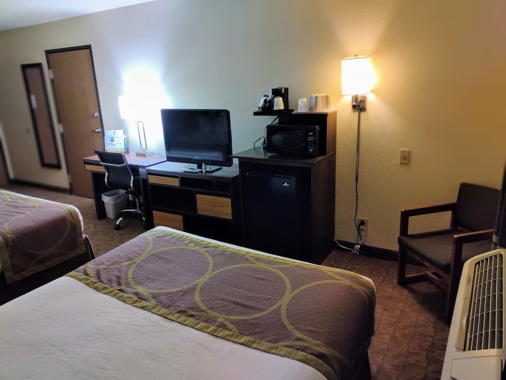 Standard Room, 2 Queen Beds - Photo 3