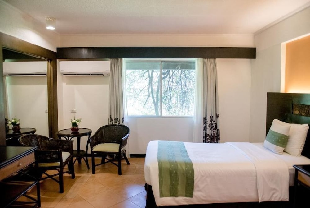 Deluxe Double or Twin Room photo 2