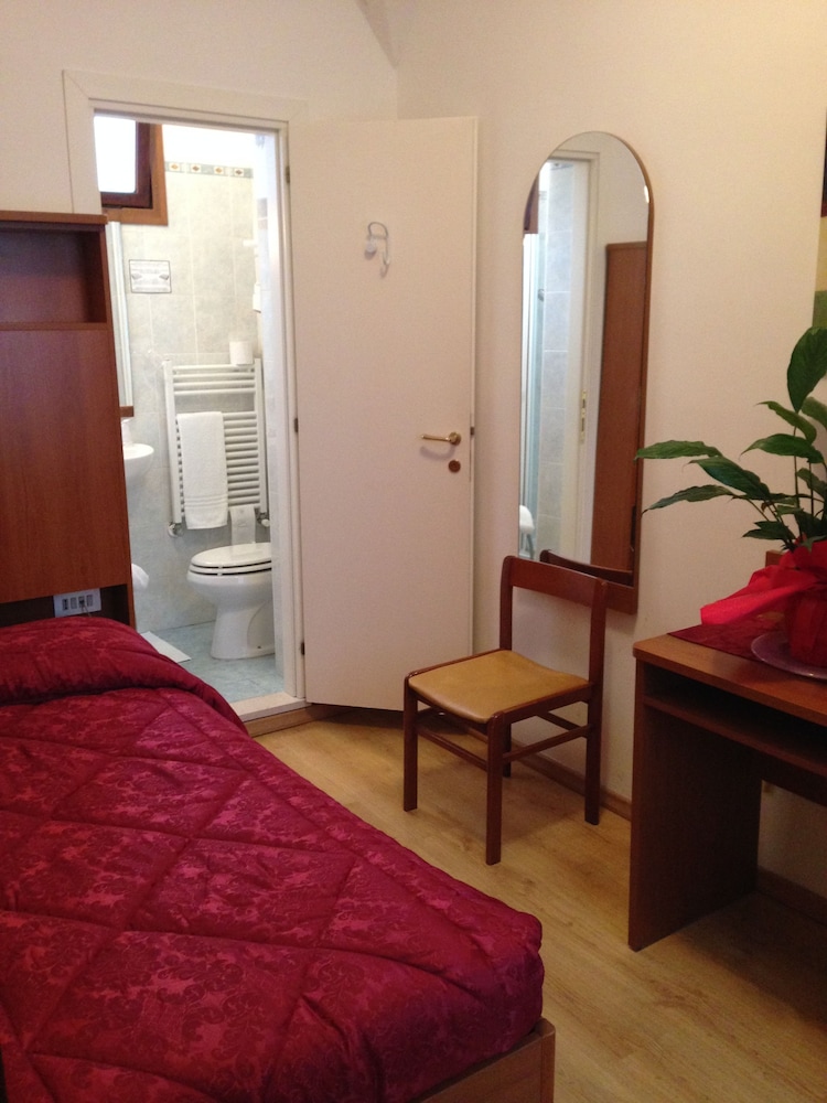 Single Room photo 1