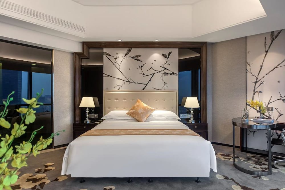 Executive Room(Complimentary Mini Bar and Night Snack) - Photo 3