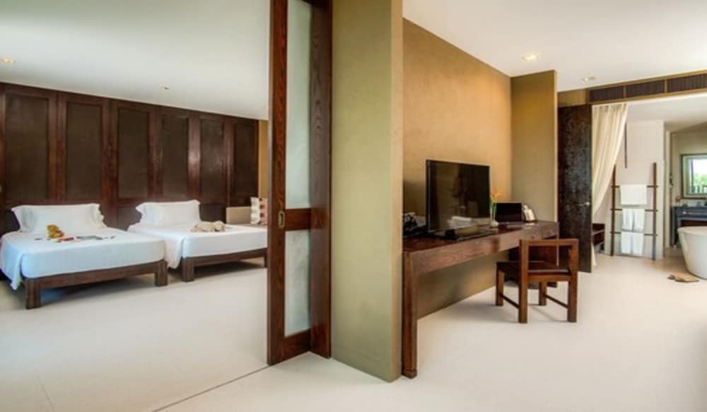 Ocean View Family Suite - Photo 6