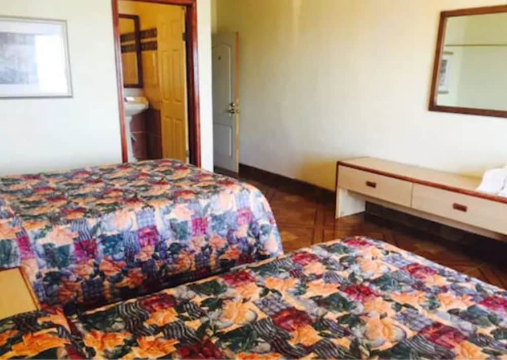 Double Room, 1 Queen Bed photo 3