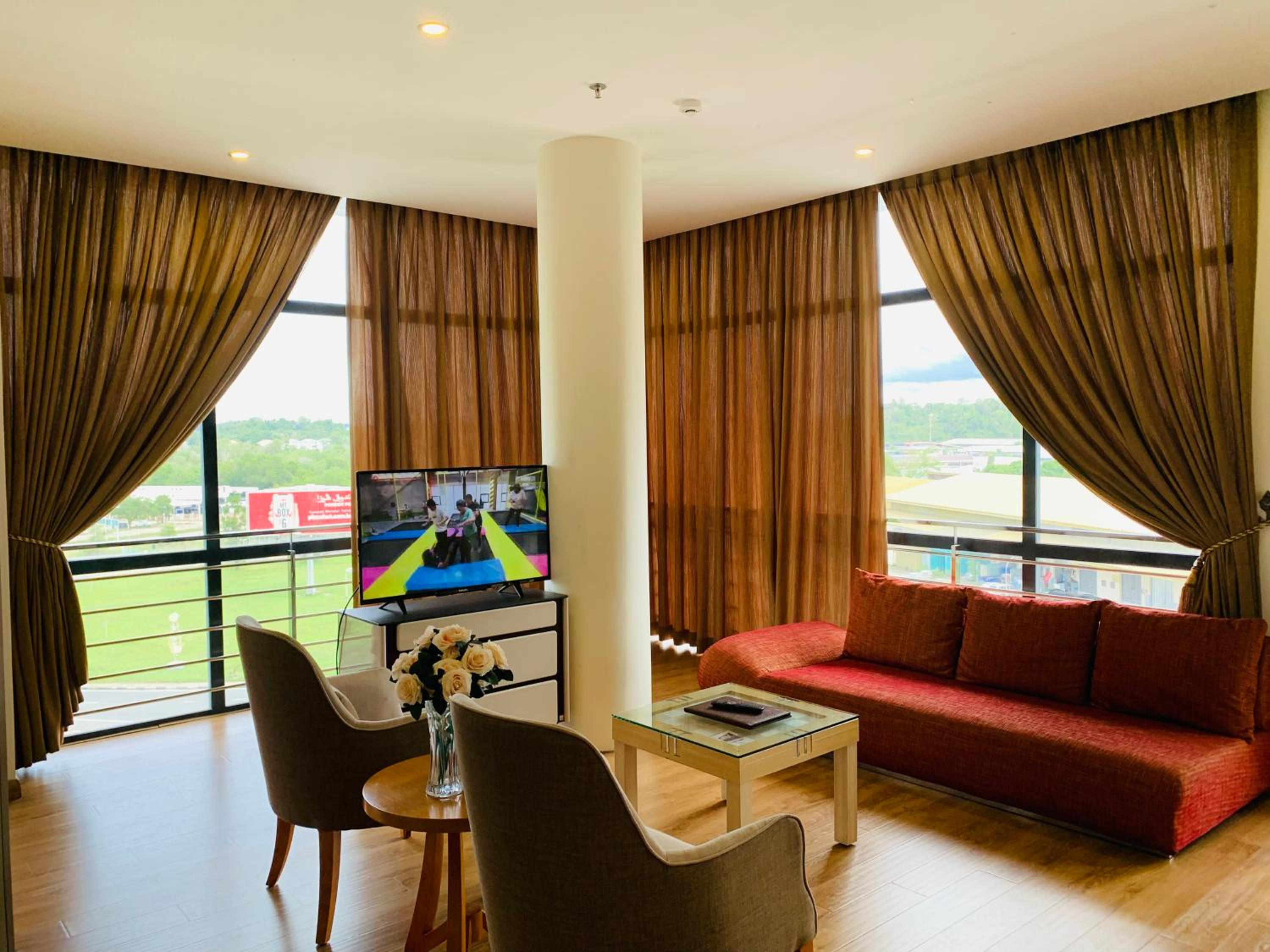 Family Room photo 2