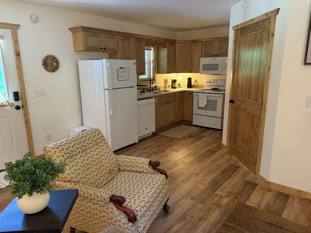 Signature Cabin, 1 King Bed with Sofa bed, Patio, Mountain View photo 2