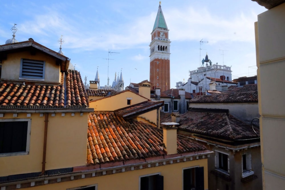 Standard Room, 1 Bedroom, City View, Tower photo 1
