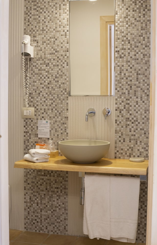 Double Room - Photo 7