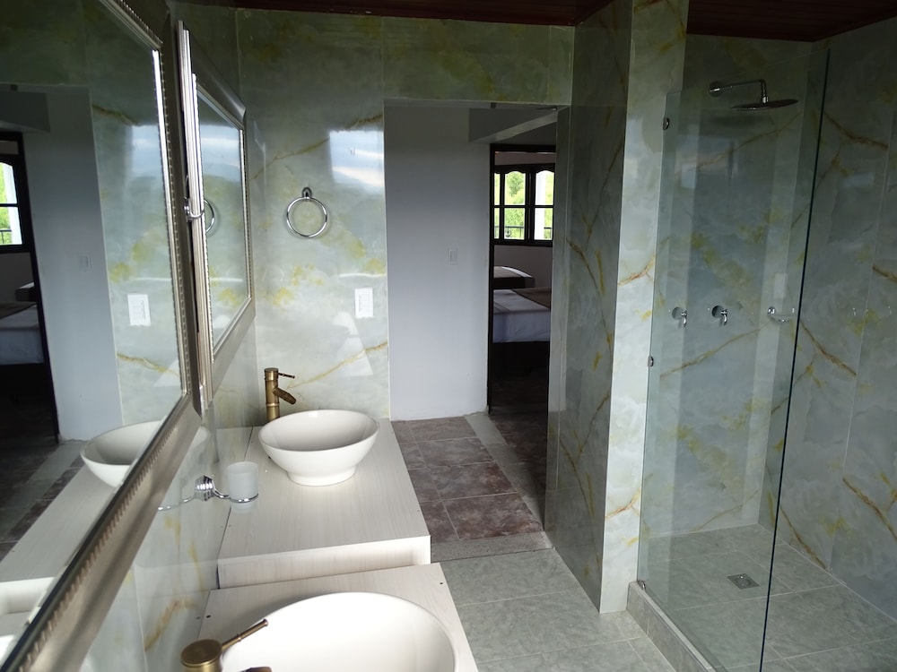 Superior Quadruple Room photo 3