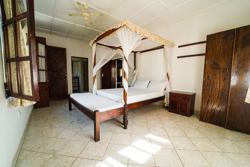 Family Apartment, 2 Bedrooms, Terrace, Pool View