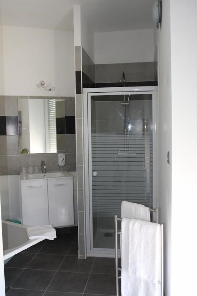 Standard Room - Photo 3