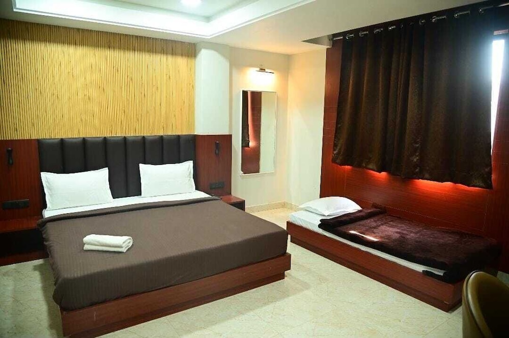 Comfort Triple Room, City View photo 3
