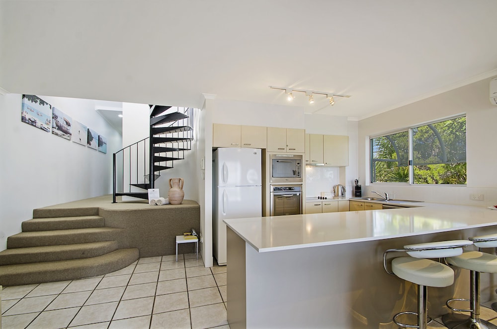 Honeymoon Penthouse, 1 Bedroom, Hot Tub, Sea View photo 3