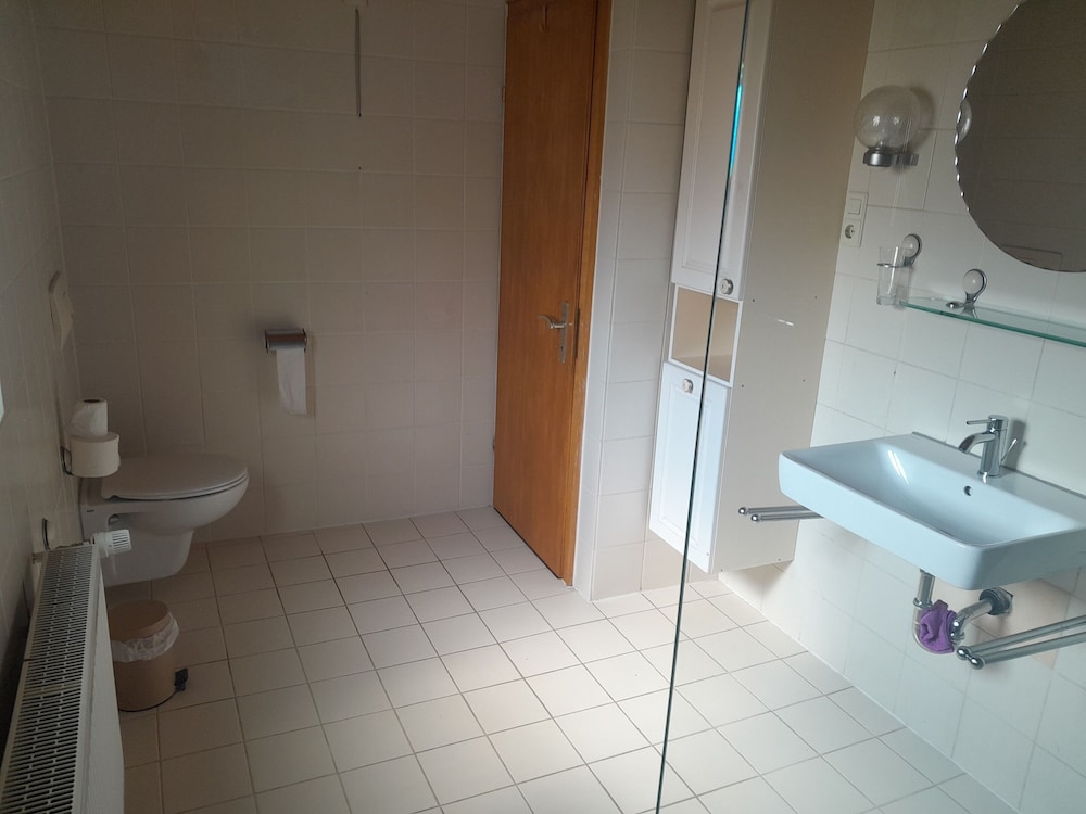 Standard Apartment, Private Bathroom, Courtyard View (Monteurwohnung+ Küche) photo 2