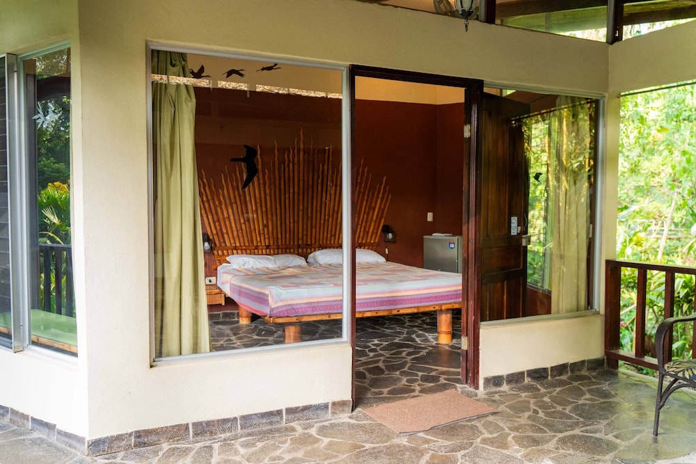 Standard Double Room, 1 King Bed, Terrace, Garden Area photo 3