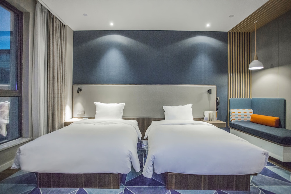 Standard Room, 2 Twin Beds, River View