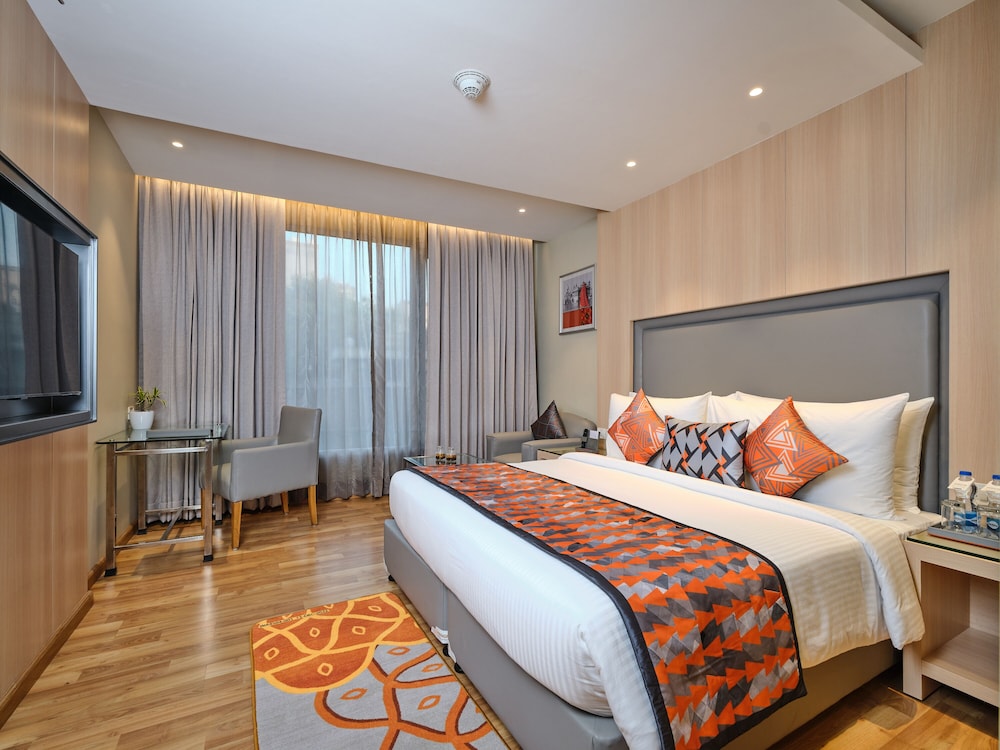 Executive Suite, 1 King Bed photo 3