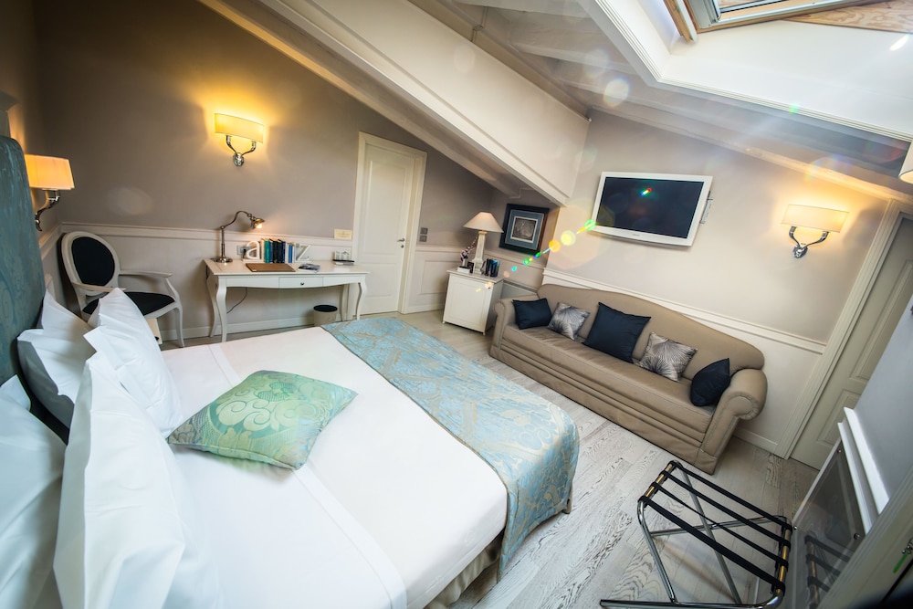 Superior Double or Twin Room - Photo 6