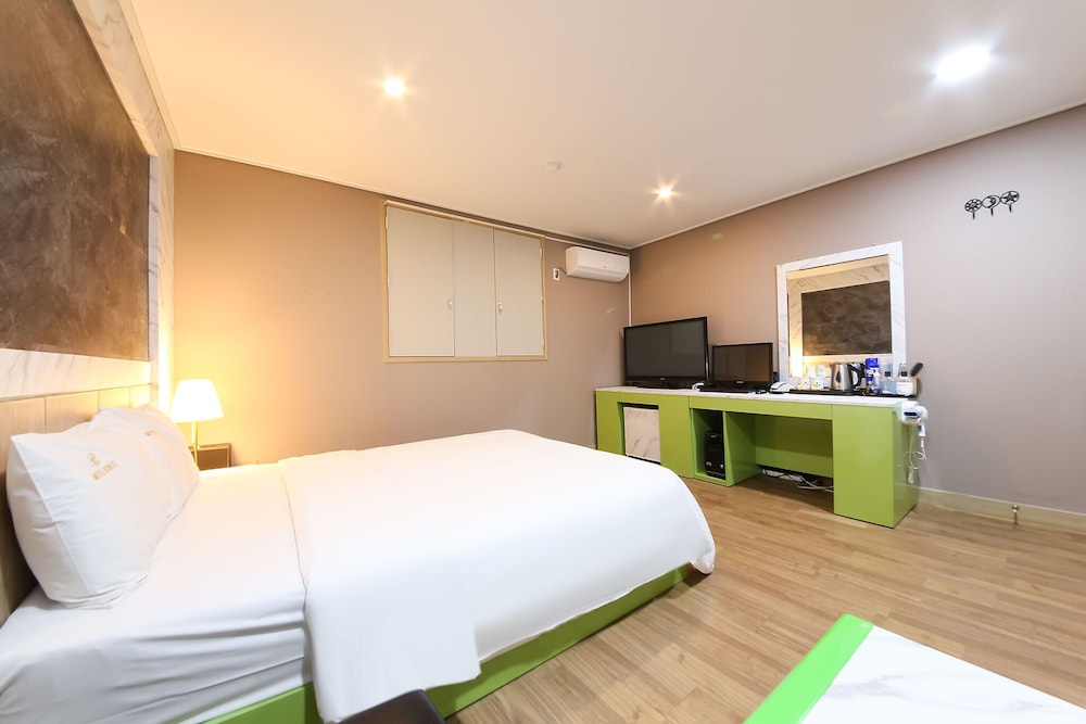 Standard Room - Photo 2