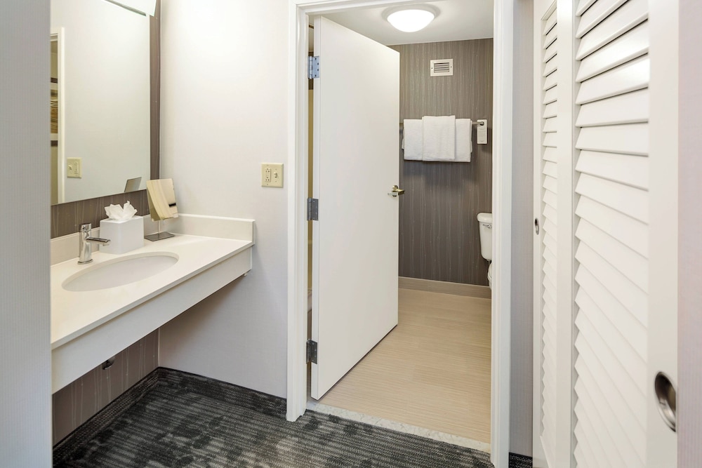Room, 1 King Bed with Sofa bed (Mobility Accessible, Tub) - Photo 3