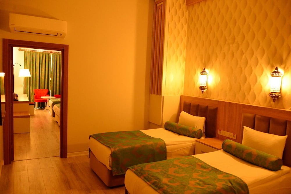 Deluxe Room, 1 King Bed, Sea View