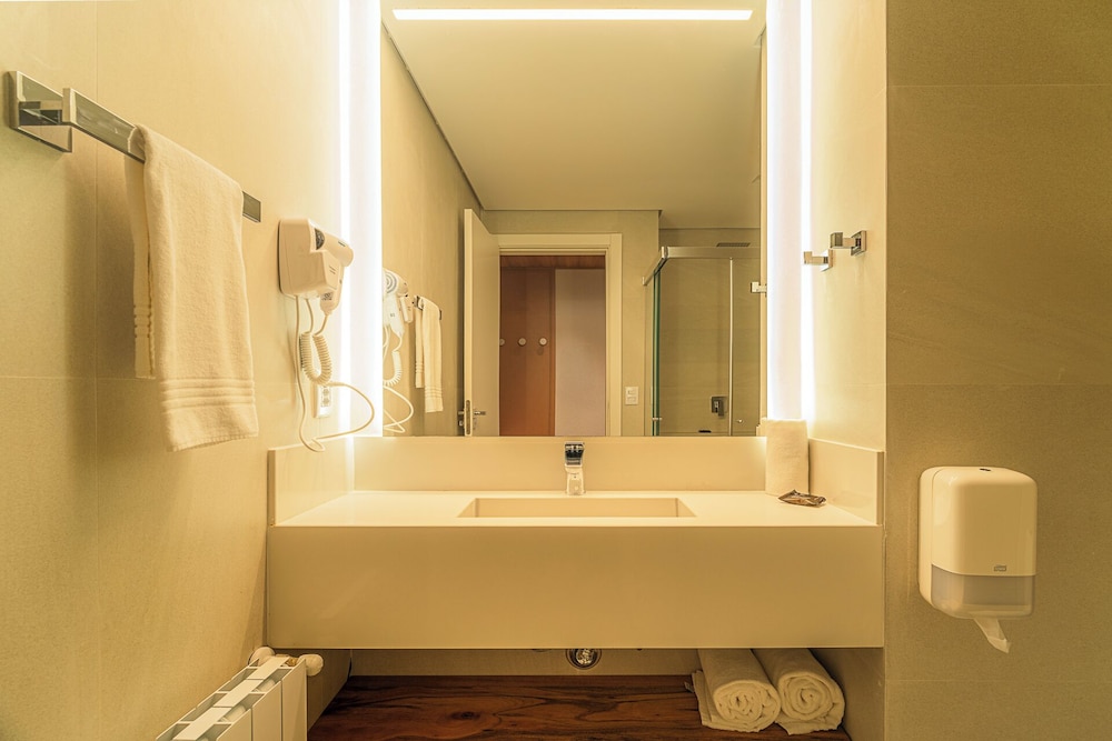 Available room