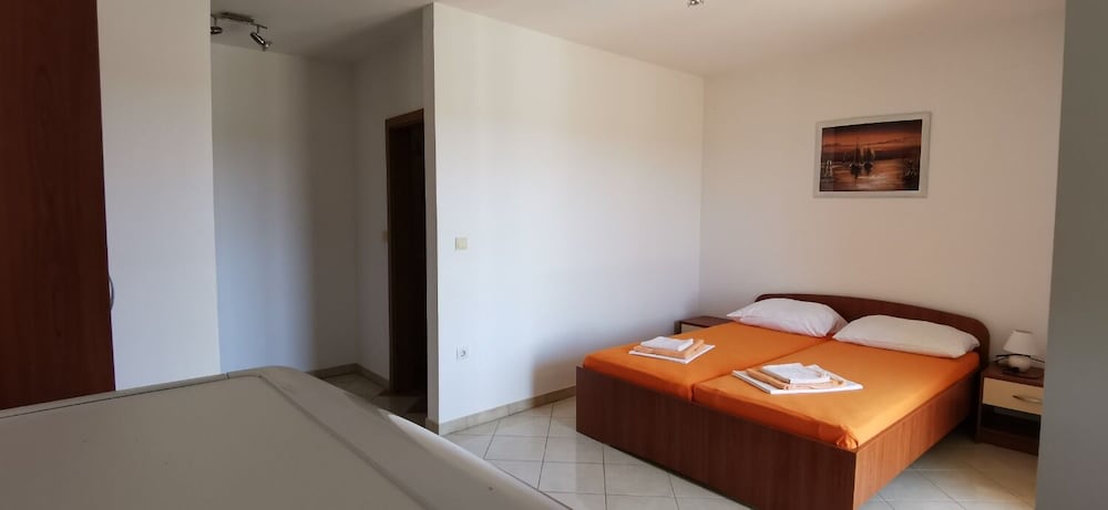 Apartment (Gorgi - garden view - A3(4)) photo 2