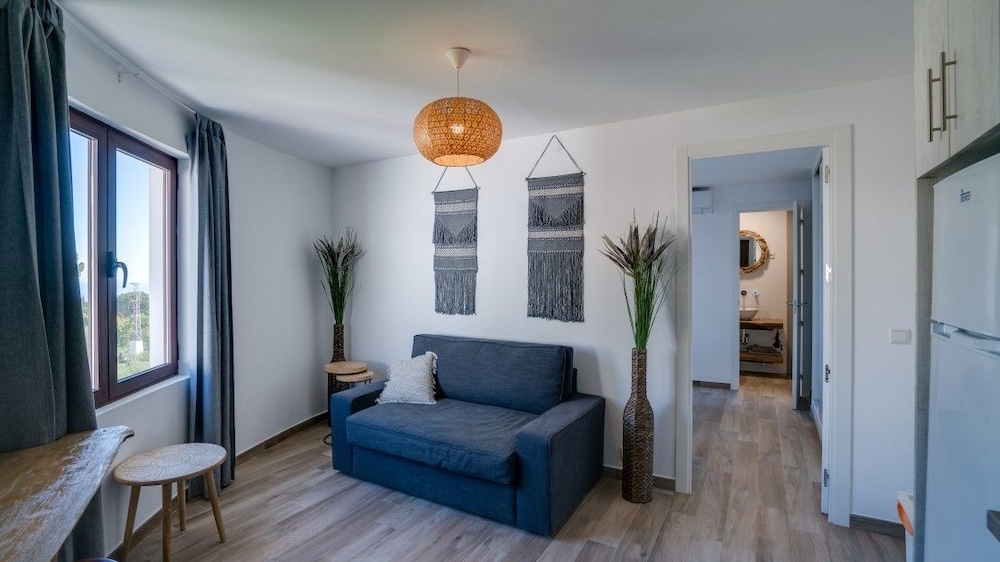 Deluxe Apartment 2, 1 Bedroom, Ocean View, Sea Facing photo 2